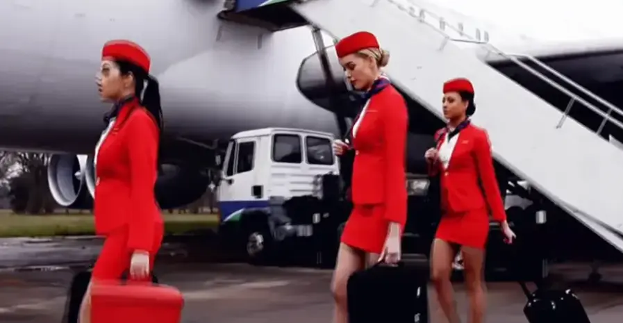 《法国空姐2018》完整版高清中字电影-法国空姐全集免费在线观看-机舱是封闭的但爱火难挡-法版满天星电影资源